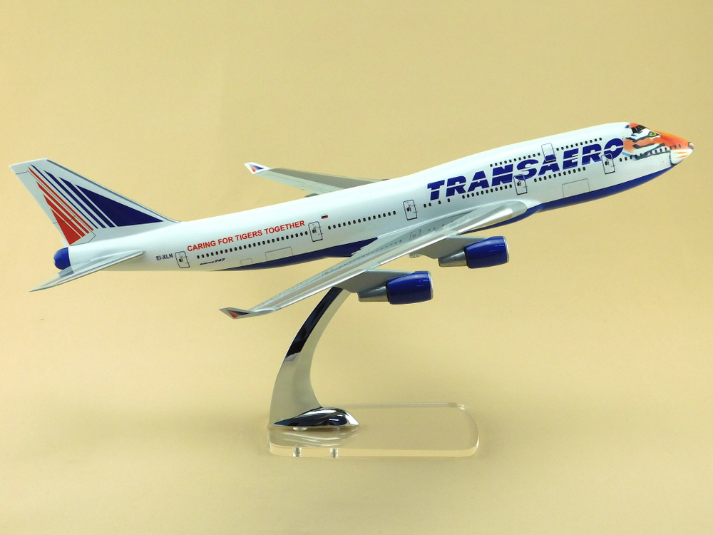 Модель самолета Boeing 747-400 (М1:144, Transaero с тигром, EI-XLN)