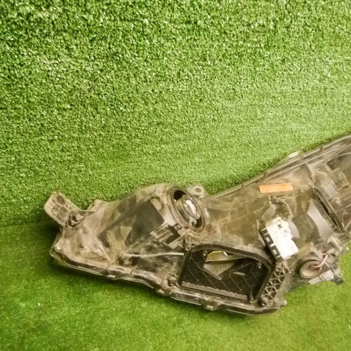 Фара правая Subaru Outback 4 (2012-2014) ксенон