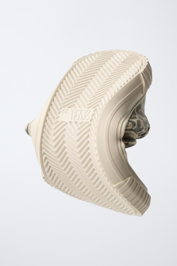 ZARA КРОССОВКИ BAREFOOT С АНИМАЛИСТИЧЕСКИМ ПРИНТОМ, ПЕСОЧНО-КОРИЧНЕВЫЙ