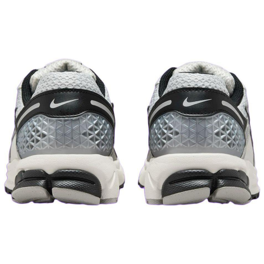 Кроссовки Nike Air Zoom Vomero 5 (Женская размерная сетка)