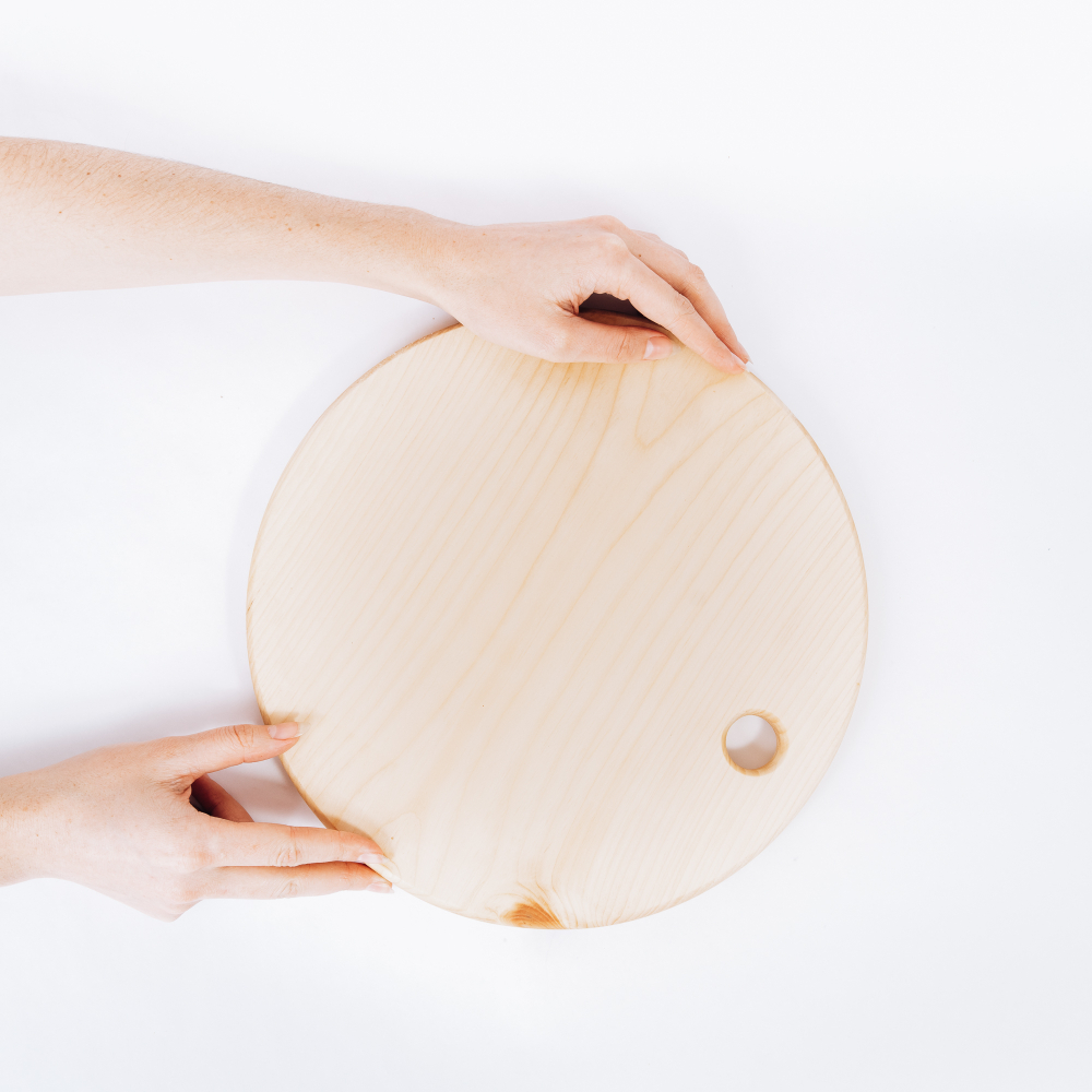 Деревянная разделочная доска из цельного куска дерева Сибирский Кедр .RD3