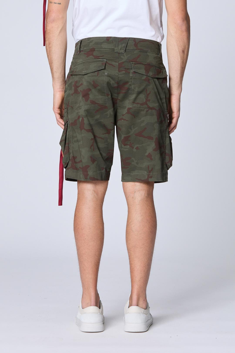 Шорты карго муж. AERONAUTICA 200 милитари красная лента на кармане