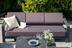 "Гранада" диван 3-местный, каркас алюминий темно-серый (RAL7024) шагрень, ткань темно-серая 027