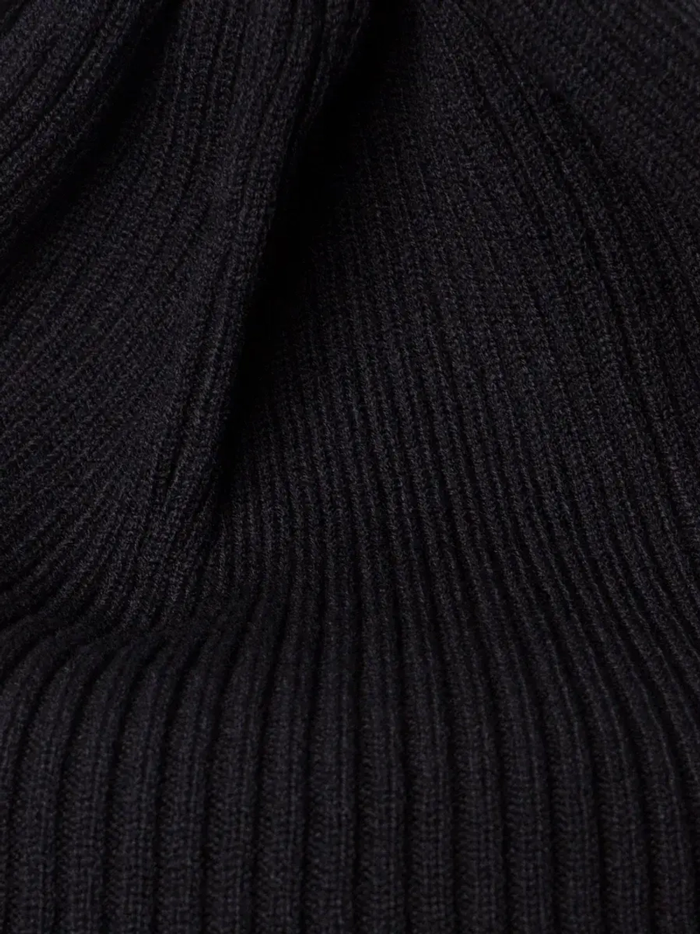 Женская шапка бини на осень