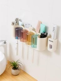 Аксессуары для ванных комнат