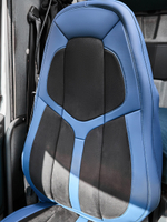 Чехлы Люкс VOLVO FH-13 после 2018 года: водитель от сиденья, пассажир от стойки кабины (один вырез под ремень) (экокожа, синий, черная вставка)