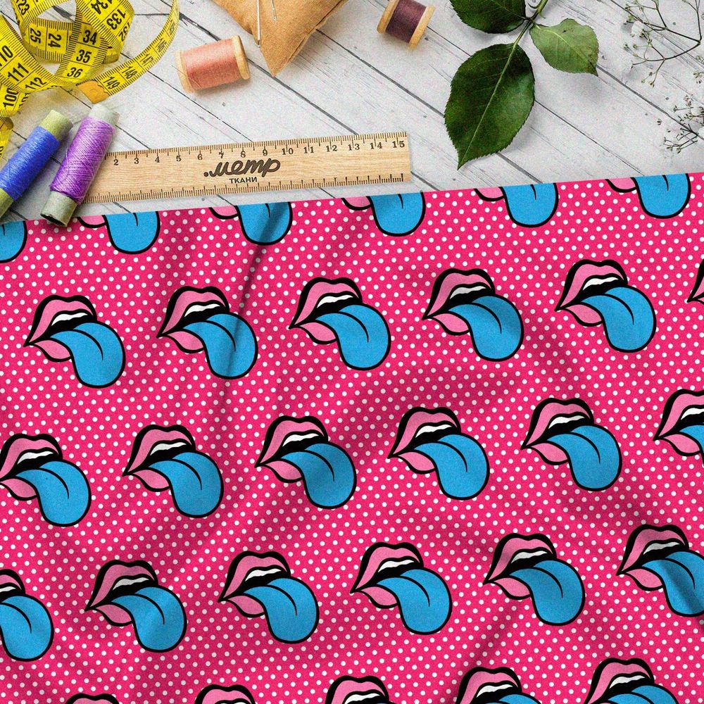 Ткань оксфорд 210 губы с голубым  языком на розовом фоне в горошик