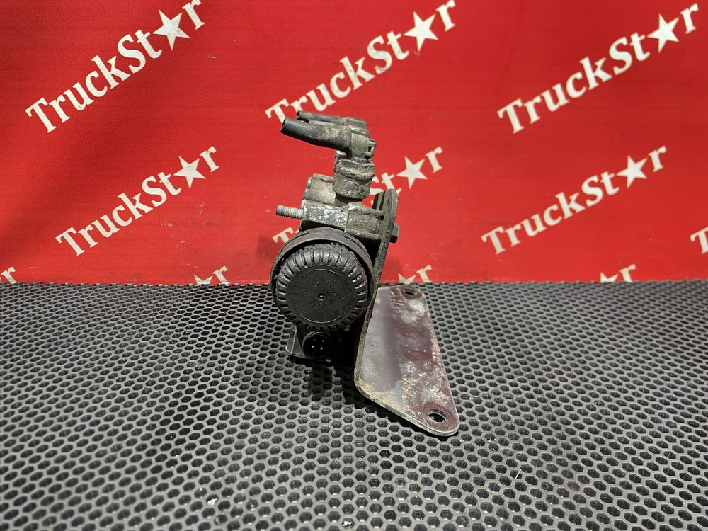 Кран уровня пола главный