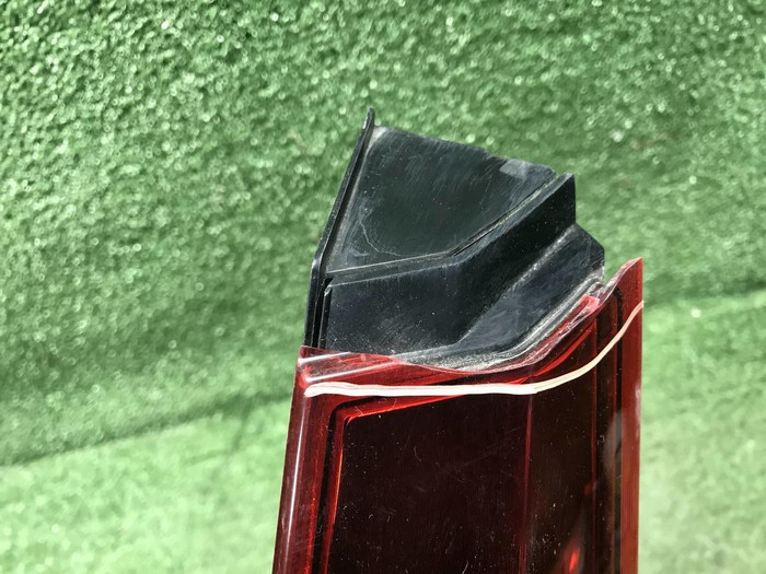 Фонарь правый Volvo XC40 (2017-н.в.)