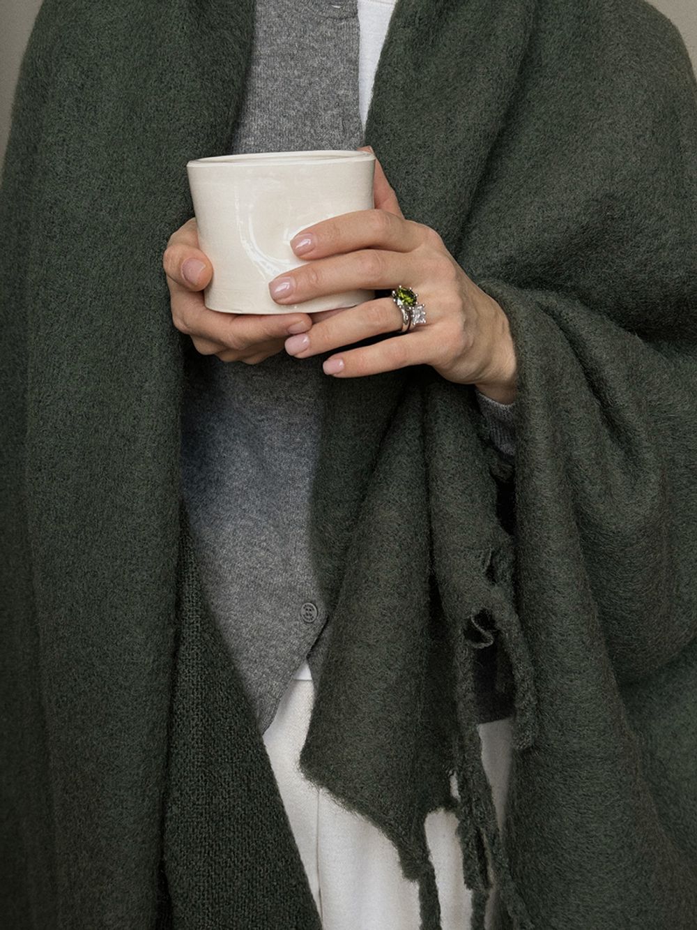 Плед мохеровый хвойно-зеленого цвета из коллекции Essential, 130х180 см