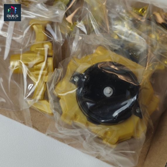 Волчок и лаунчер Spriggan Requiem 0 Zeta B00 gold axe ver. от Takara Tomy