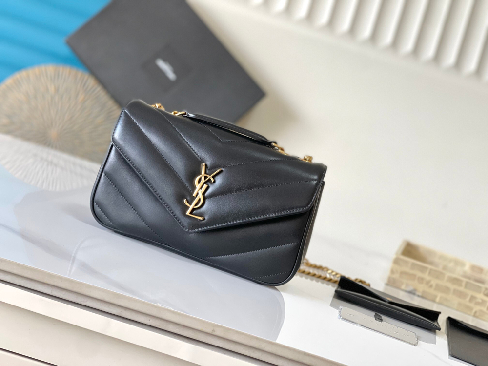 Saint Laurent Loulou Small 24 cm