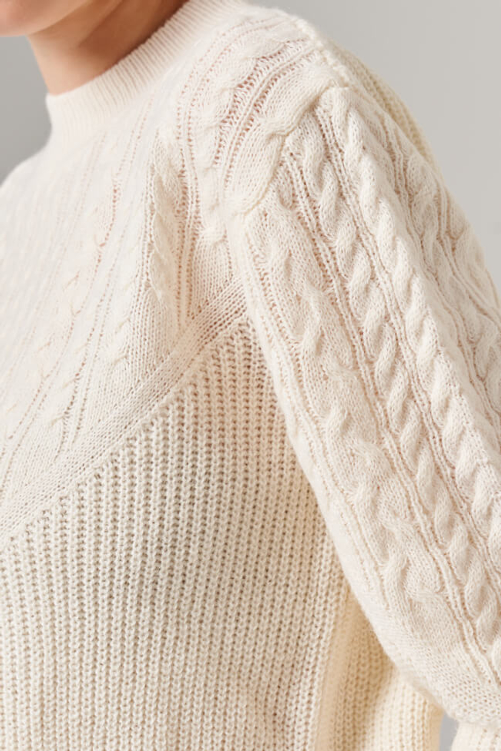 23094 Джемпер женский (молочный)