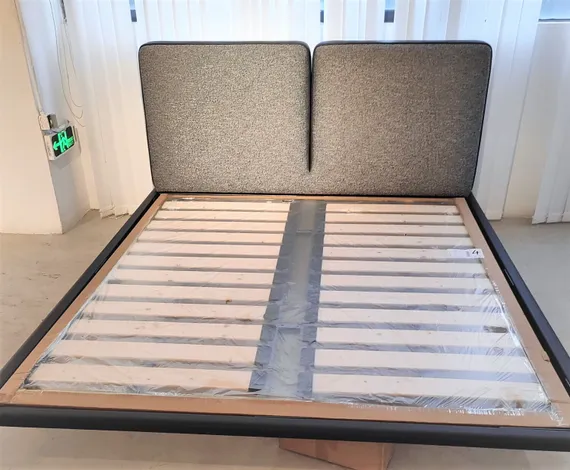 Двуспальная кровать 1101, под матрас 180х200 см