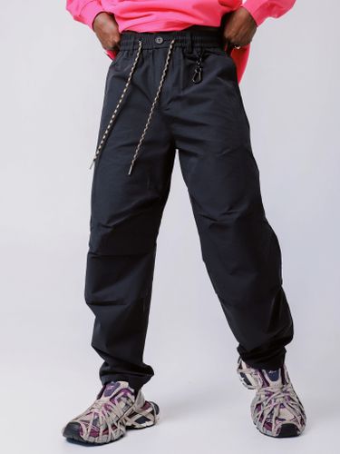 Черные мужские джоггеры с поясом на резинке и шнурком