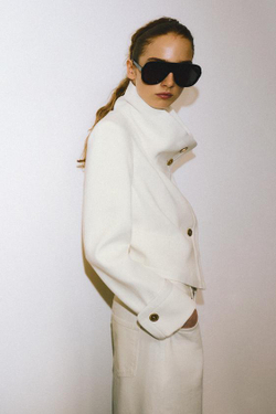 ZARA ДЖИНСОВЫЕ ШОРТЫ С НЕОБРАБОТАННЫМ КРАЕМ — ZW COLLECTION, ЭКРЮ