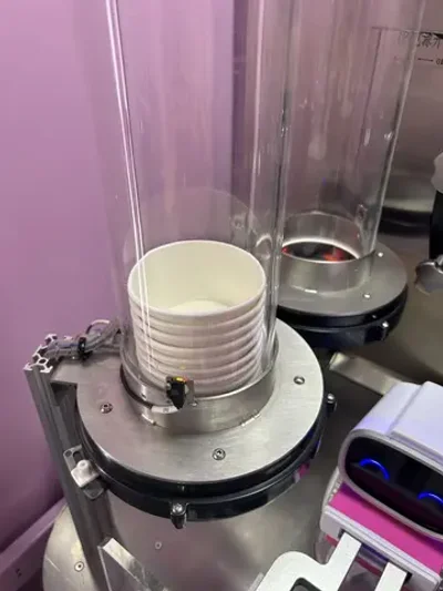 Вендинг мороженого «Робо мороженое»