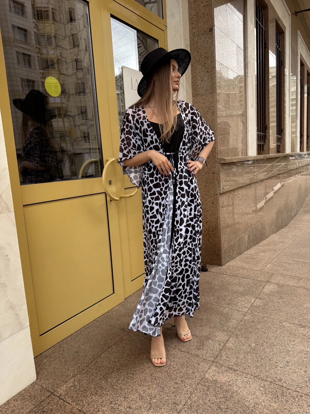 Накидка сетка Лео черно-белый