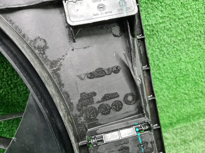 Диффузор с вентилятором Volvo XC60 2 (2017-н.в.)