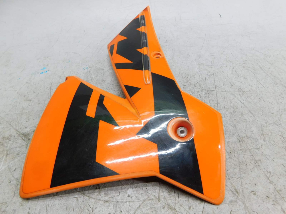 Пластик бака левый KTM 50308150000