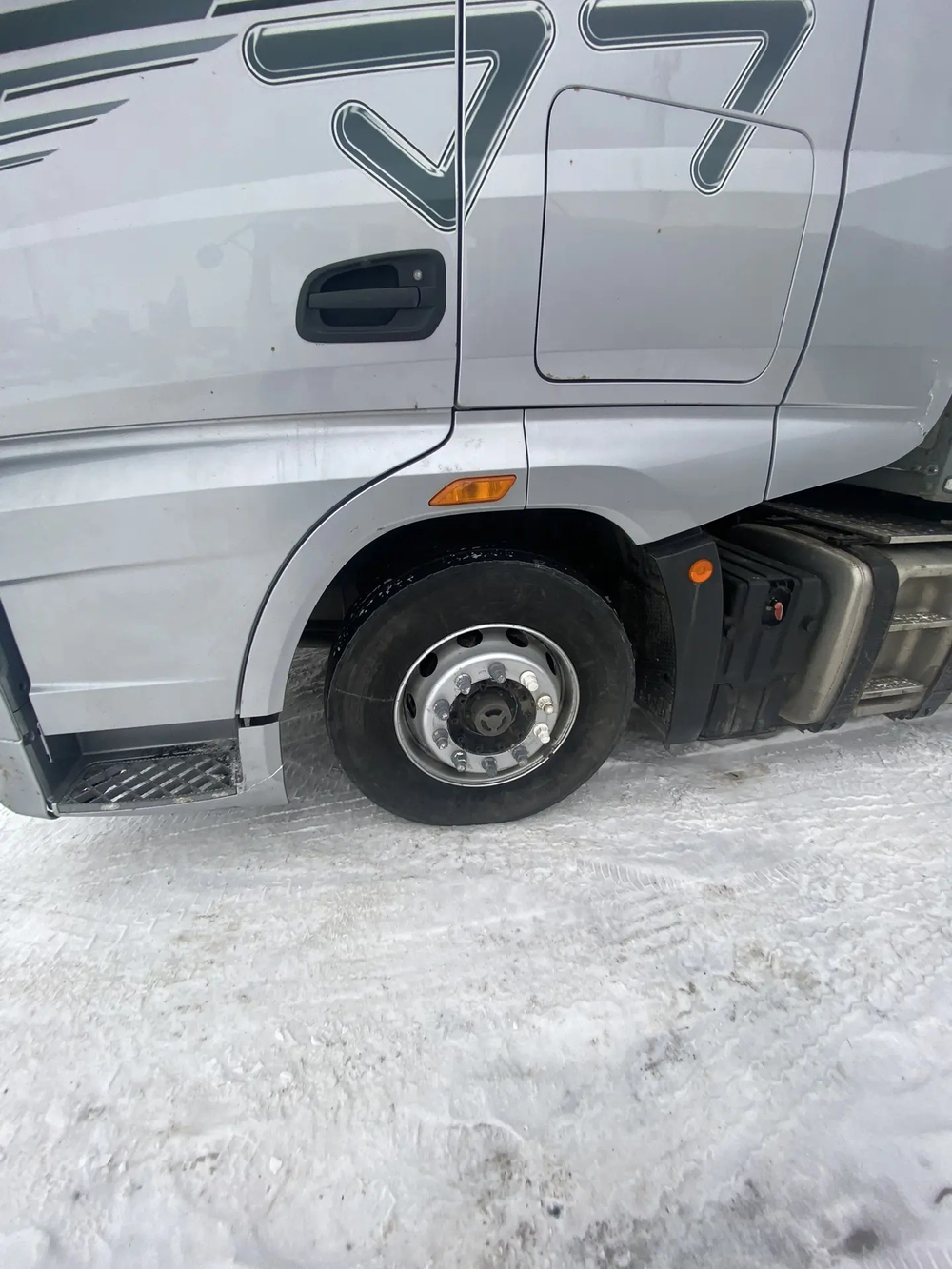 FAW J7 4x2 Седельный тягач CA4180P77K25E5 (Дизельный, 12,5 л, 553 л.с., АТ)