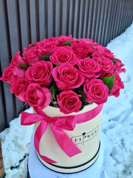 Розы «Пинк флоид» в коробке