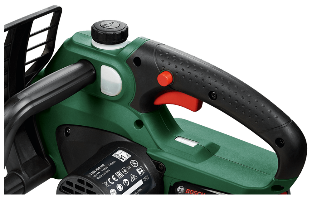 Аккумуляторная цепная пила Bosch UniversalChain 18 2.5Ач х1 (06008B8000)
