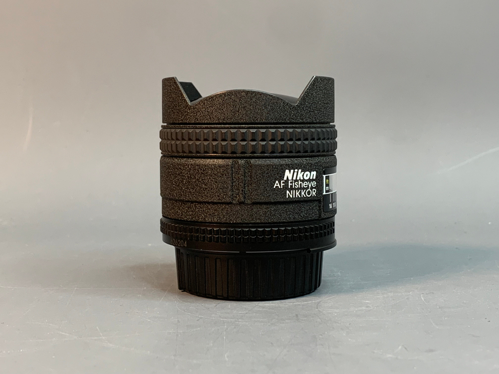 Nikon 16mm f/2.8D AF Fisheye-Nikkor