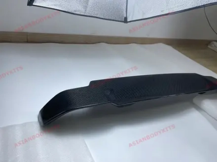 Карбоновый спойлер на крышу для Land Rover Defender L663 2020+ Лэнд Ровер Дефендер