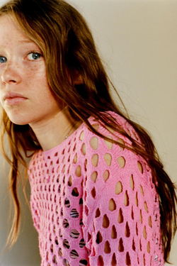 ZARA СВИТЕР С ВЫРЕЗОМ ЛОДОЧКА, РОЗОВАТЫЙ