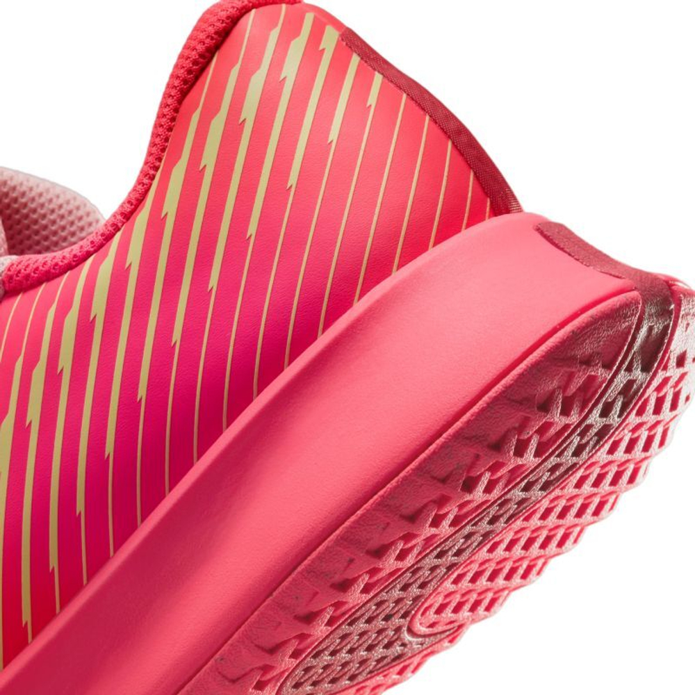 Женские Кроссовки теннисные Nike Zoom Vapor Pro 2 HC - pink bloom/adobe/hot punch/barely volt