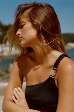 ZARA КУПАЛЬНИК АСИММЕТРИЧНОГО КРОЯ С ВЫРЕЗАМИ И ДЕТАЛЬЮ НА ПЛЕЧЕ, ЧЕРНЫЙ