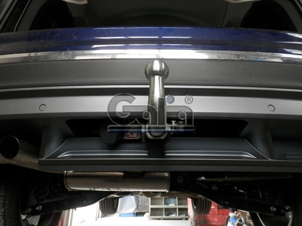 Фаркоп оцинкованный Galia V069C для Volkswagen Tiguan 2007-2016, 2016-, Audi Q3 2011-2018(паспорт и сертификат в комплекте)(без электрики)