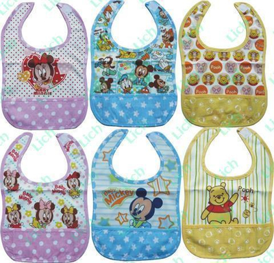 Слюнявчик с изображениями персонажей мультфильмов Диснея