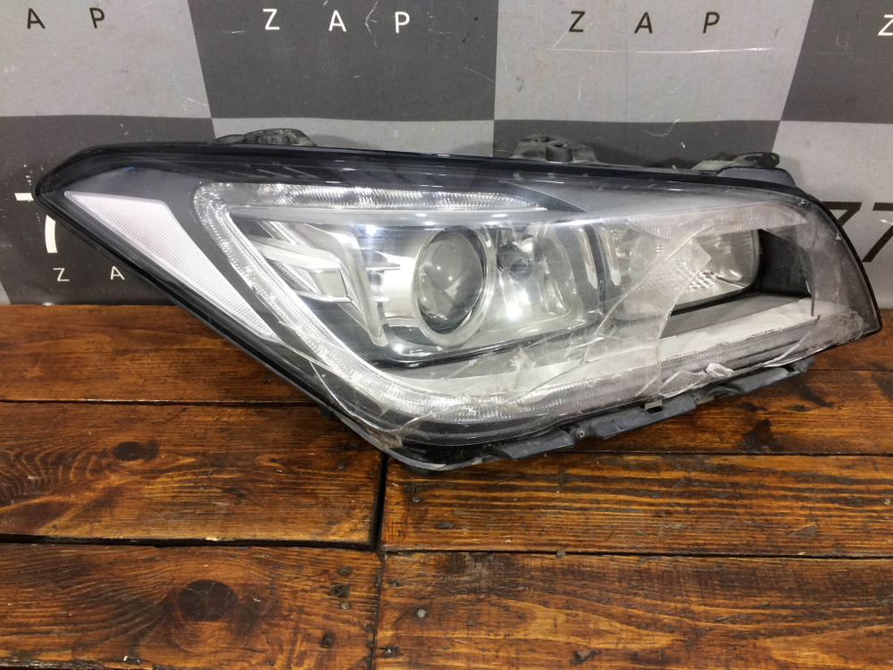 Фара правая ксенон Genesis G80 1 16-20 Б/У Оригинал 92104B1120