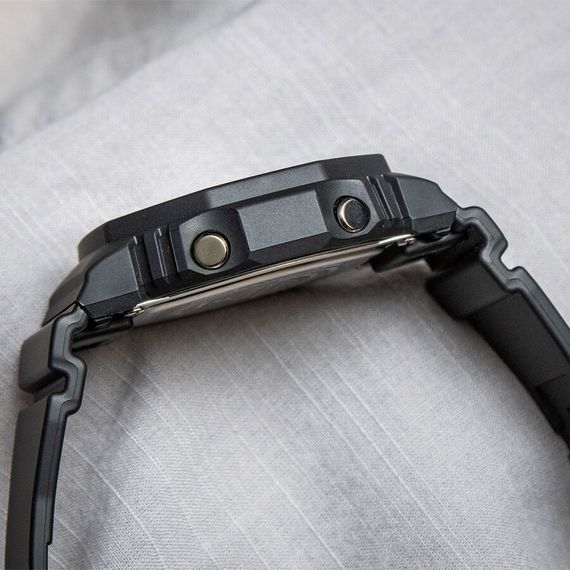 Наручные часы Casio GMA-P2100SG-1A