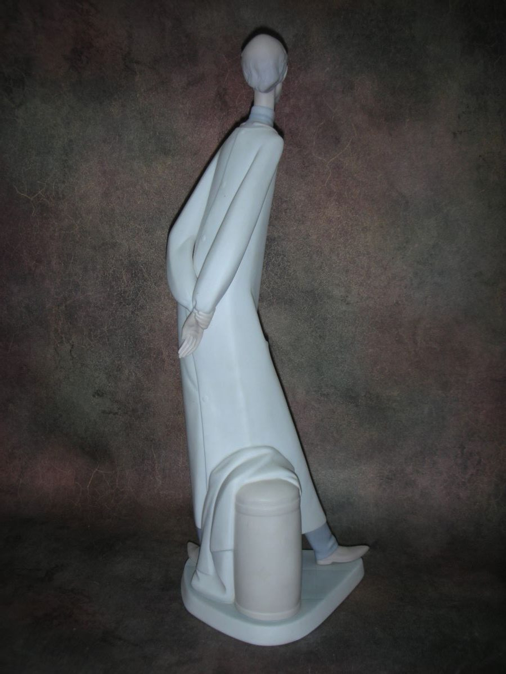 Статуэтка. Фарфор. Доктор. Lladro. Испания