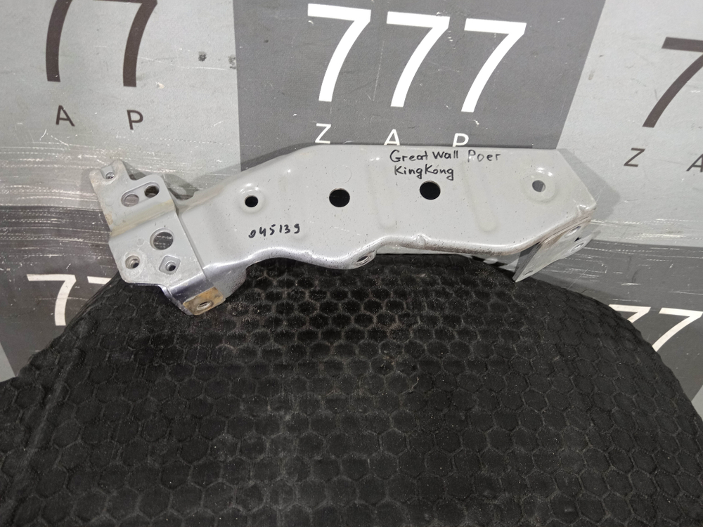 Кронштейн крыла переднего правого Great Wall Poer Kingkong 22-нв Б/У Оригинал 8400207XPS11A