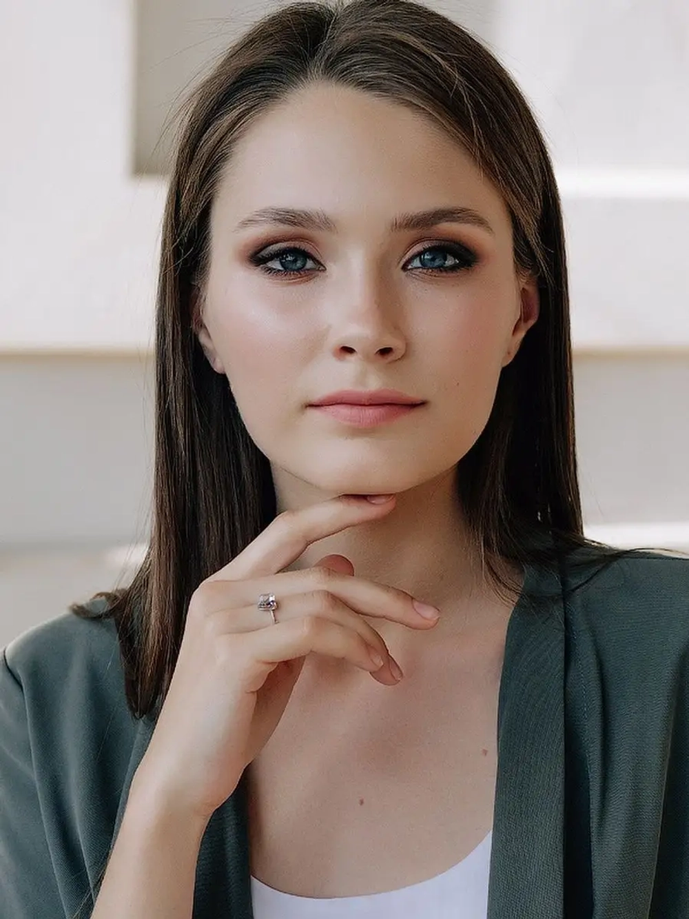 Кольцо Миражи тонкое с зеленым кристаллом Swarovski