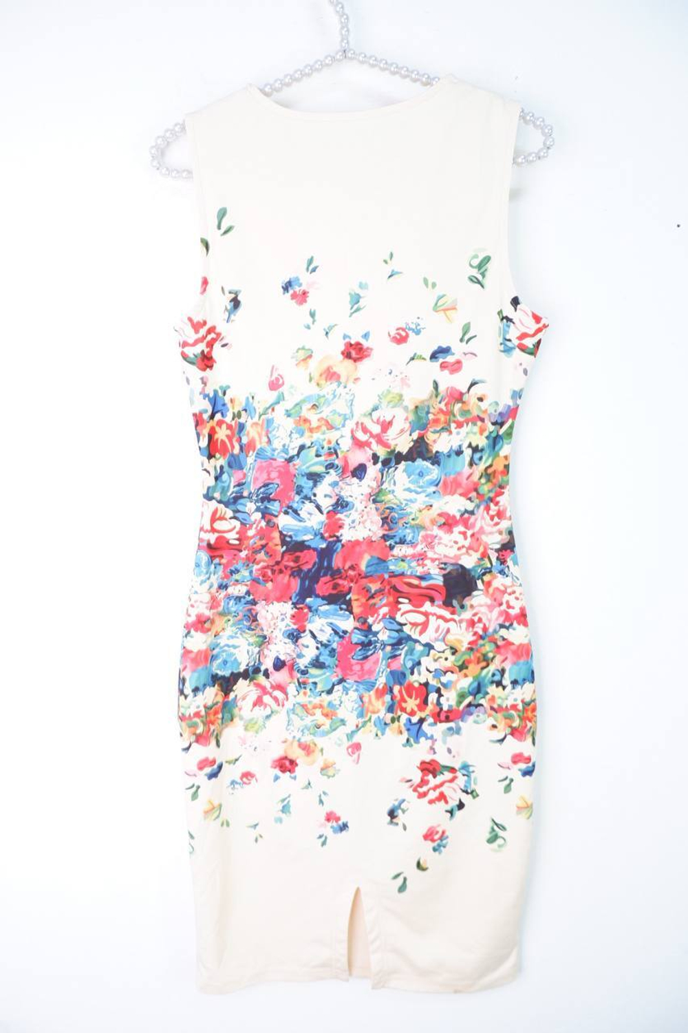 Платье с цветочным принтом обтягивающее, визуально 42 размер