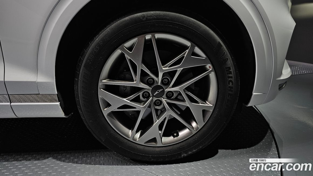 Genesis GV70 2.5T Бензин 2WD (05.2022)
