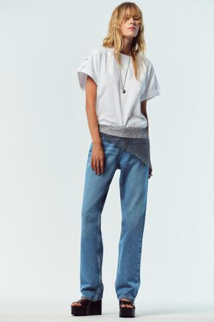 ZARA ФУТБОЛКА С ПУГОВИЦЕЙ И ПЕТЛЕЙ, БЕЛЫЙ
