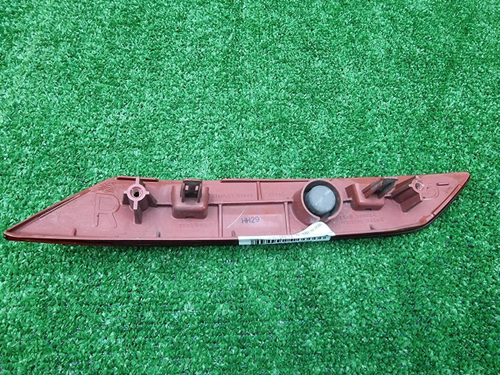 Катафот правый Mazda CX-9 2 (2016-2021)