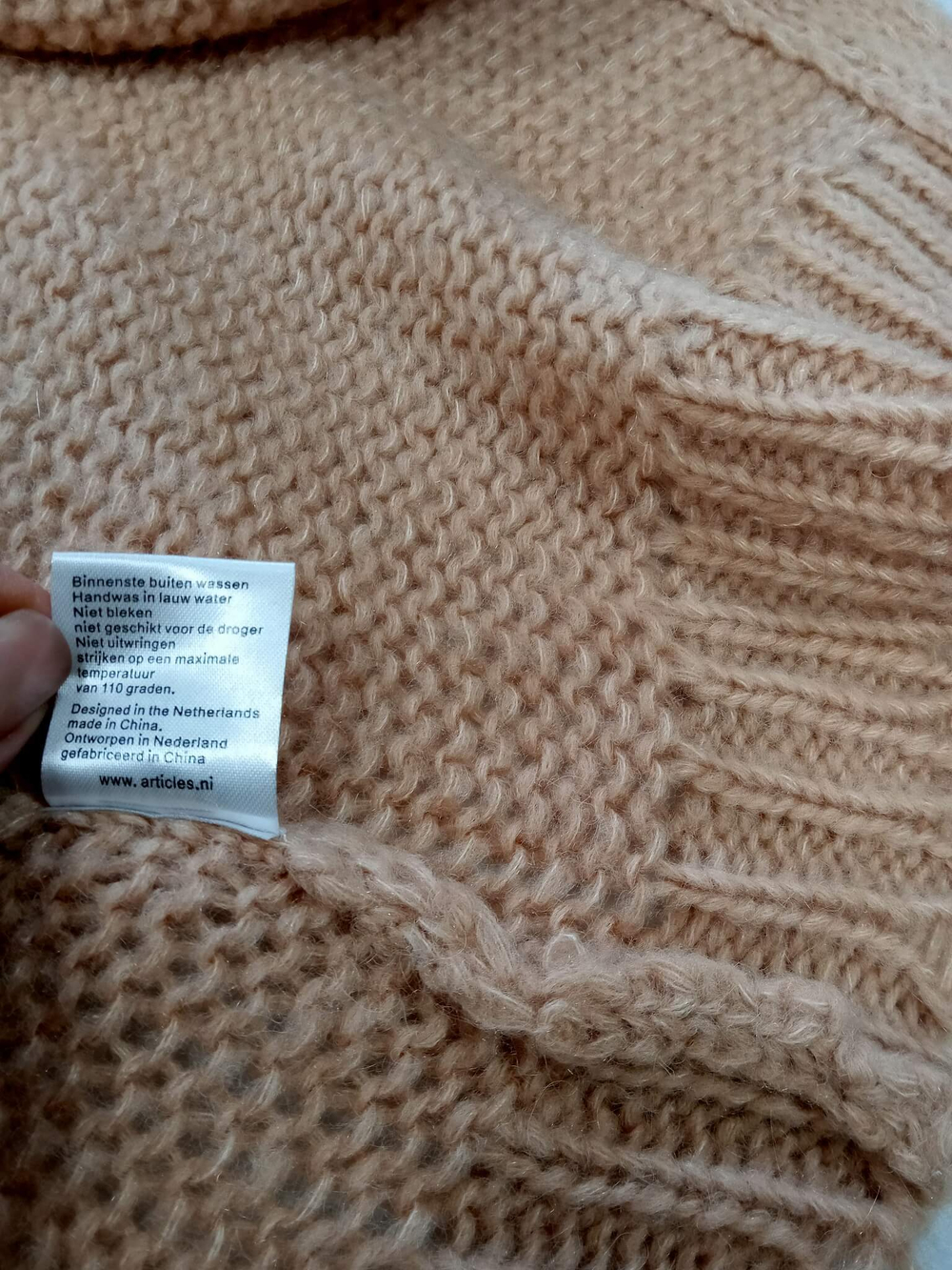 Кардиган вязанный,перcикого цвета. Размер S/M - 42/44 русский
