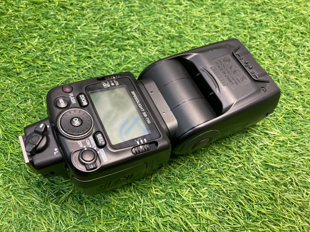 Nikon Speedlight SB-700