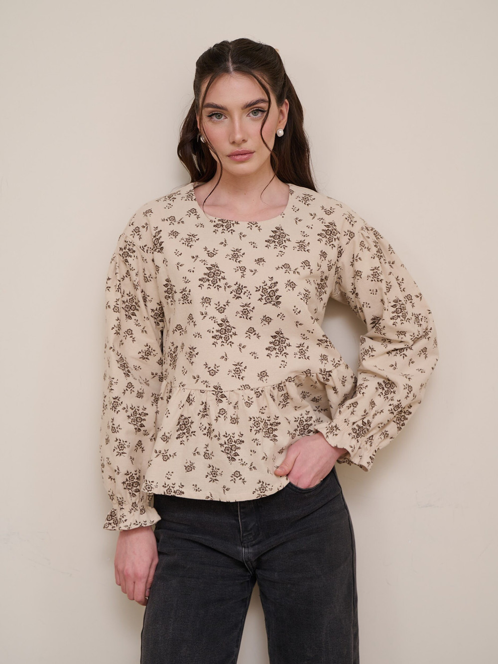 Блузка с баской с длинным рукавом