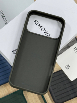 Чехол на iPhone 17 Pro Max Rimowa