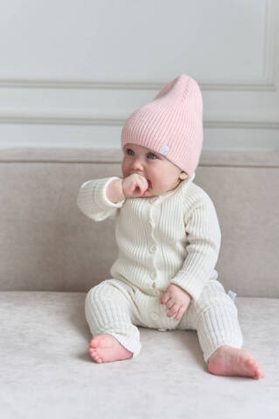 Шапочка вязаная без отворота (нежно-розовая)