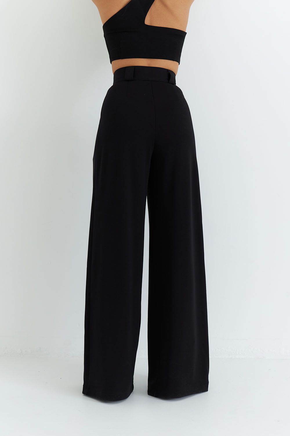 Брюки палаццо черного цвета