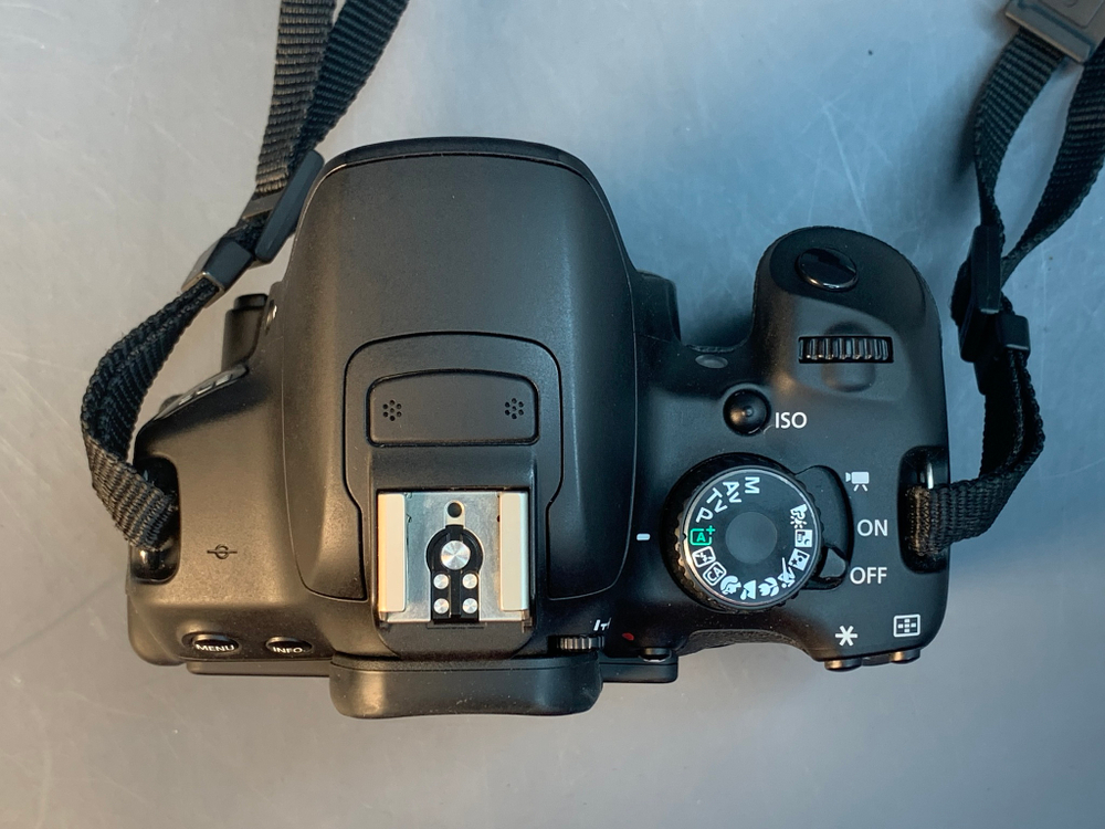 Canon EOS 650D Kit EF-S 18-55mm f/3.5-5.6 IS II 22160 кадров